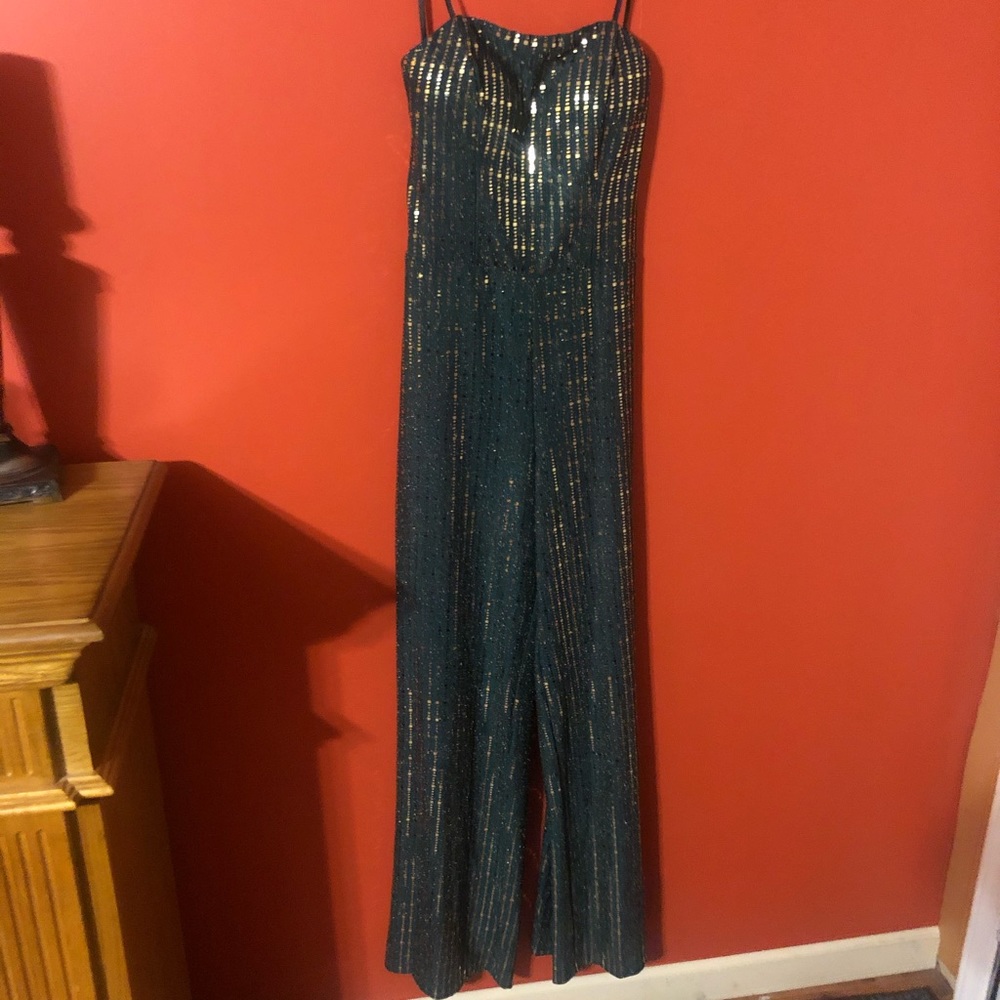 B Smart dress green and gold 5/6